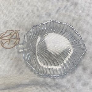 Mikasa Clear ribbed fluted Leaf-Pattern Glass Serving Tray